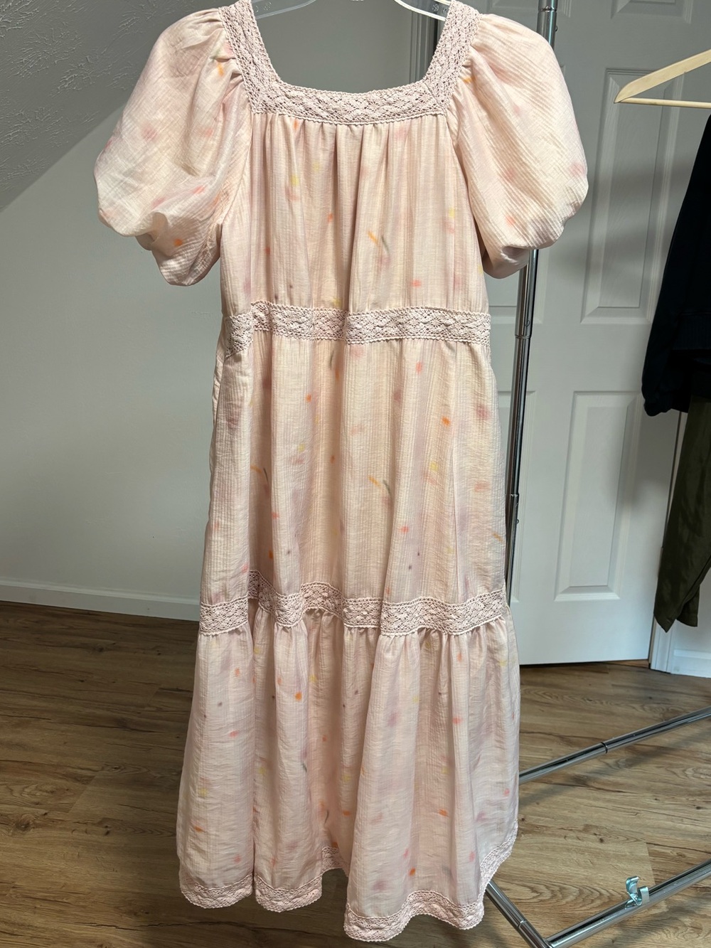 Piper and Scoot pink tiered maxi dress w/ puff sleeves, size medium